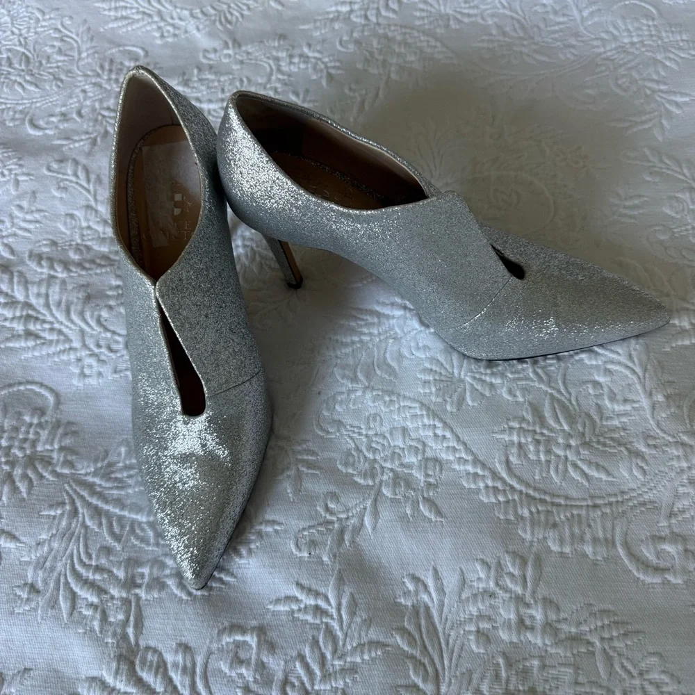 Vince Camuto Metseya Silver Glitter Heel Pump Stiletto size 7